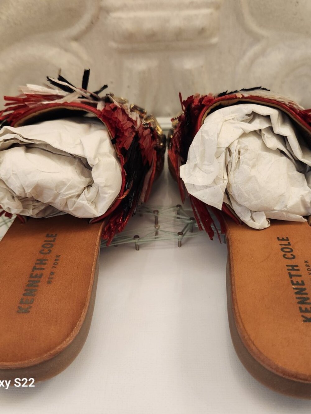 Kenneth Cole NY "Heron" Red Multi Fringe Sandals. NIB. Size 9 - Picture 7 of 11